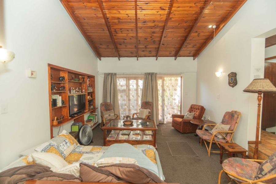 6 Bedroom Property for Sale in Bluewater Bay Eastern Cape